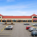 Shoppes of Mason UPS Store, Great Clips, and other storefronts.