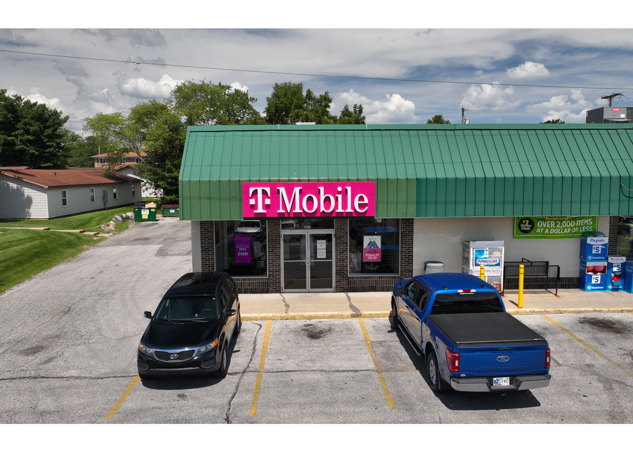 Plymouth Plaza, T-Mobile